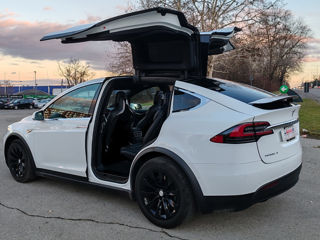 Tesla Model X foto 8