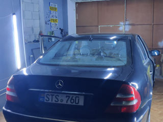 Mercedes E-Class foto 4