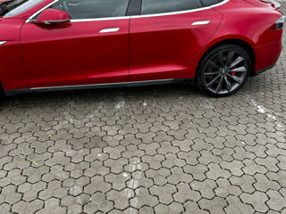 Tesla Model S foto 2