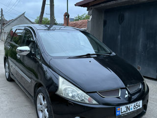 Mitsubishi Grandis foto 1
