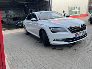 Skoda Superb foto 2