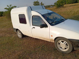 Ford Courier foto 2