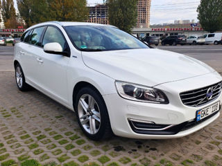 Volvo V60 foto 2