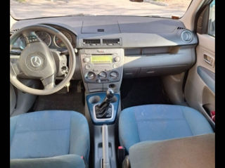 Mazda 2 foto 4