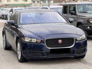 Jaguar XE foto 4