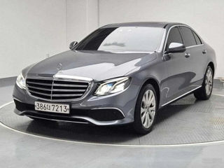 Mercedes E-Class foto 1