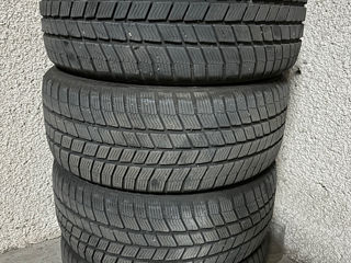 Шины б/у, зима 235/55 R17