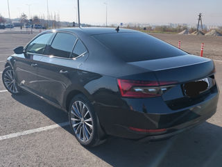 Skoda Superb foto 2