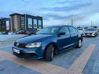 Volkswagen Jetta foto 1