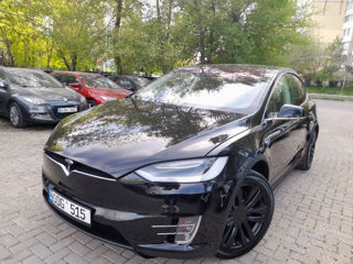 Tesla Model X foto 11