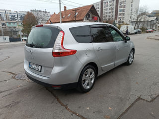 Renault Grand Scenic foto 2