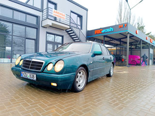 Mercedes E-Class foto 7