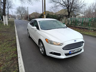 Ford Fusion foto 2