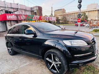 Audi Q7 foto 2