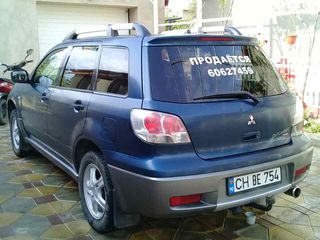 Mitsubishi Outlander foto 2