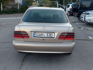 Mercedes E-Class foto 7