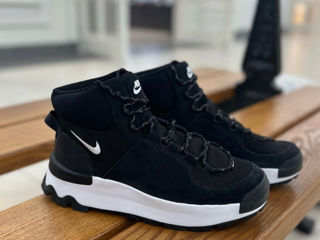 Botine noi Nike