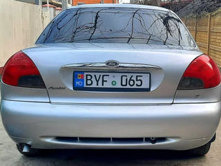 Ford Mondeo foto 6