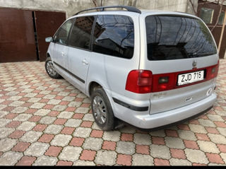 Volkswagen Sharan foto 2