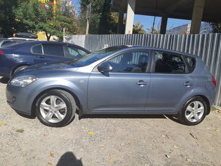 Kia Ceed foto 2