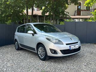 Renault Grand Scenic foto 2