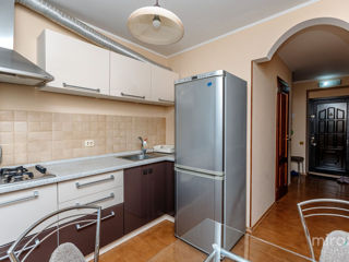 Apartament cu 2 camere, 48 m², Buiucani, Chișinău foto 3