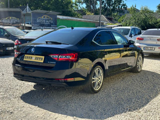 Skoda Superb foto 8