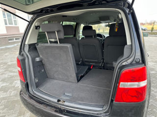 Volkswagen Touran foto 14