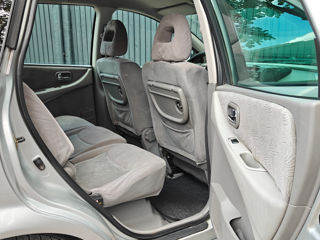 Nissan Almera Tino foto 11