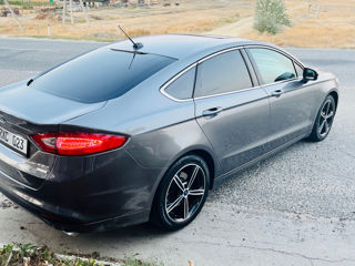 Ford Fusion foto 4