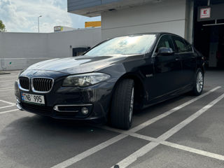 BMW 5 Series foto 2