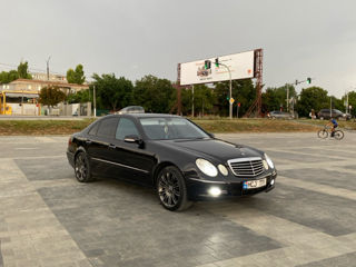 Mercedes E-Class foto 1