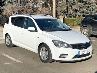 KIA Ceed foto 2