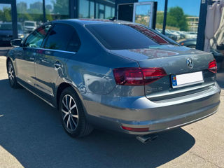 Volkswagen Jetta foto 7