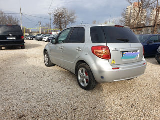 Suzuki SX4 foto 5