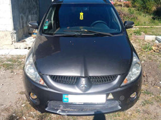 Mitsubishi Grandis foto 1