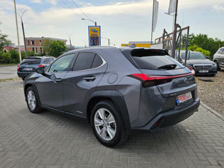 Lexus UX foto 2