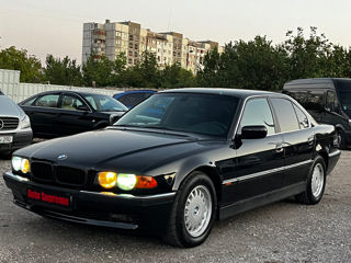 BMW 7 Series foto 3