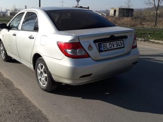 Byd F3 foto 4