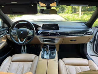 BMW 7 Series foto 8