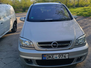 Opel Zafira foto 1