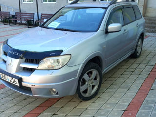 Mitsubishi Outlander foto 3