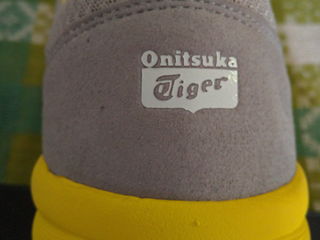 Asics Onitsuka Tiger, размер 41,5 - 42 (американский размер US 9,5) размер по по стельке 27,5 см.  В foto 2