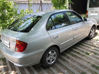 Hyundai Accent foto 2