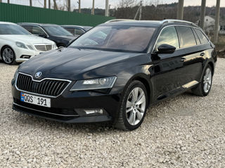 Skoda Superb foto 1