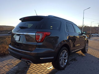 Ford Explorer foto 3