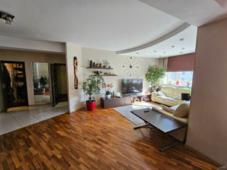 Apartament cu 3 camere, 145 m², Botanica, Chișinău foto 6