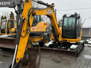 JCB 8085