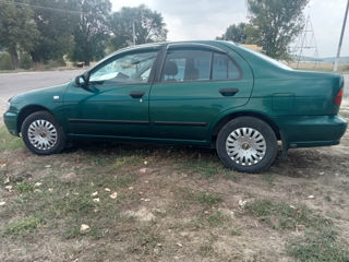 Nissan Almera foto 5