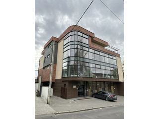 Chirie spațiu comercial , birou , sediu 732m2 + 188m2 terasă